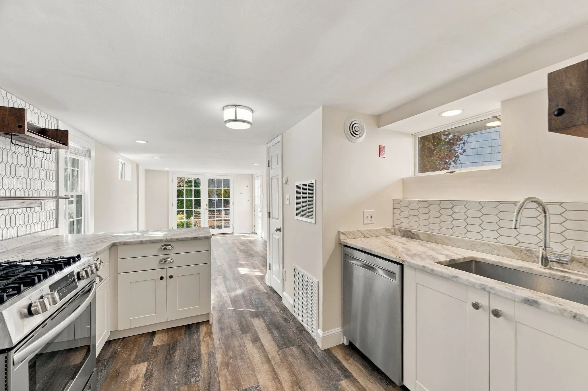 1 bed, 1 bath apartment for rent at 1 Selman St Unit 2, Marblehead — photo 7 of 29