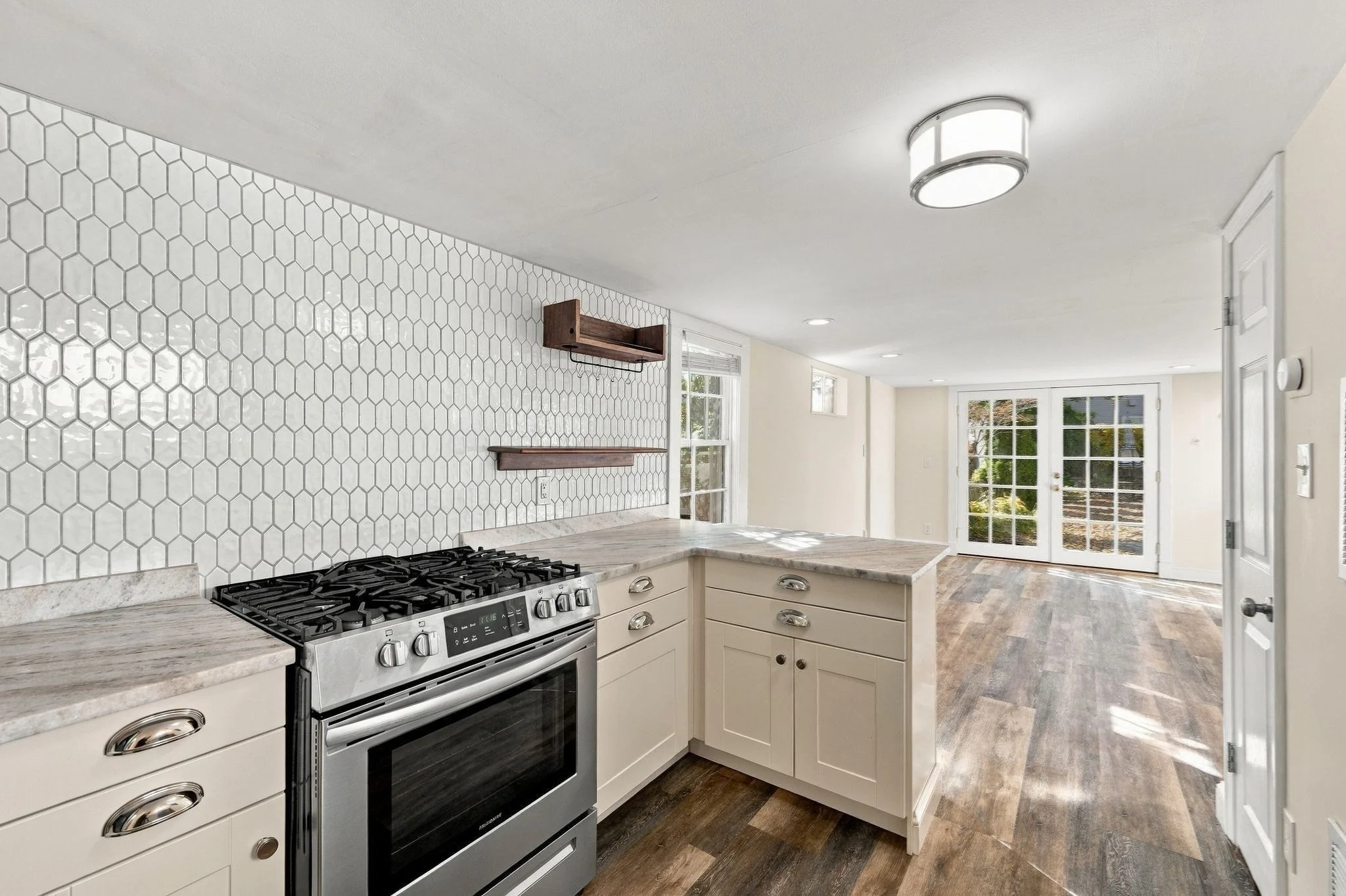 1 bed, 1 bath apartment for rent at 1 Selman St Unit 2, Marblehead — photo 9 of 29