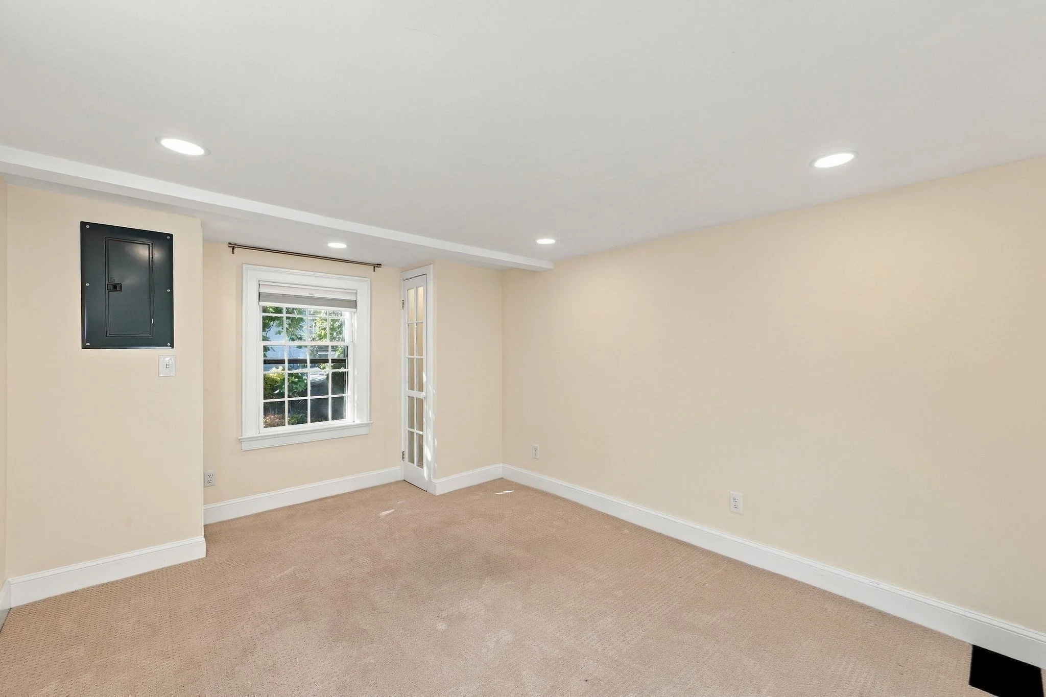 1 bed, 1 bath apartment for rent at 1 Selman St Unit 2, Marblehead — photo 16 of 29