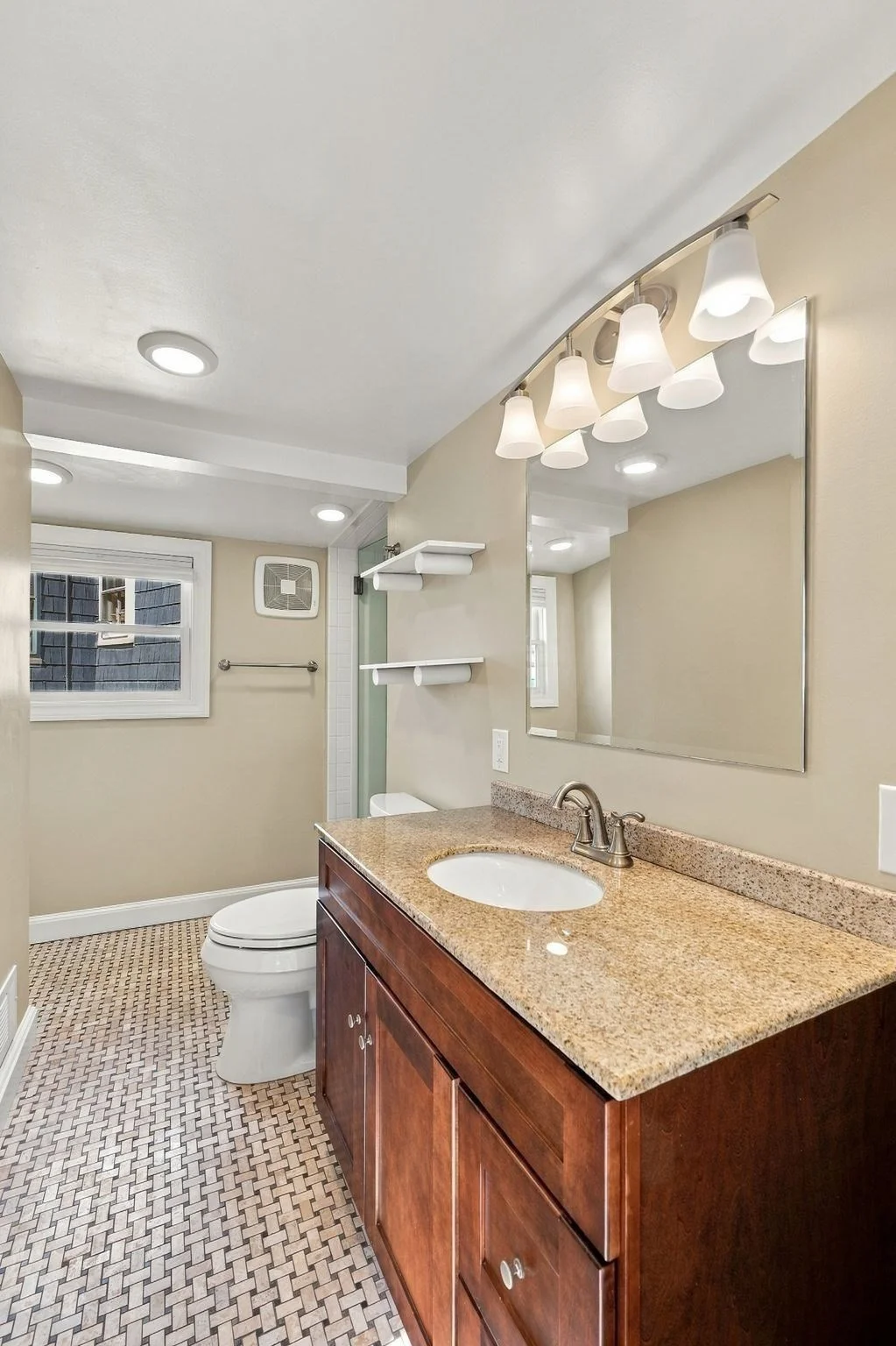 1 bed, 1 bath apartment for rent at 1 Selman St Unit 2, Marblehead — photo 19 of 29