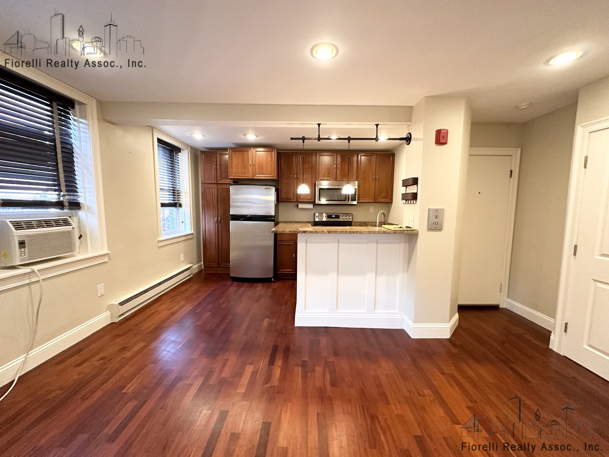 2 bed, 1 bath apartment for rent at 1 Sheafe St Unit 4, North End — photo 2 of 11