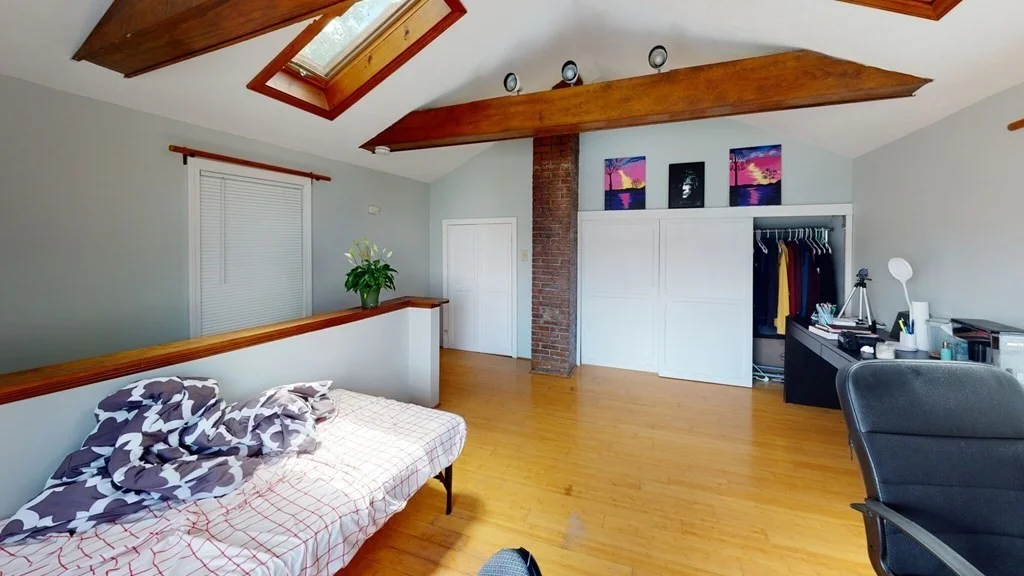 2 bed, 1 bath apartment for rent at 1 Shepard Pl Unit 1, Boston — photo 4 of 8