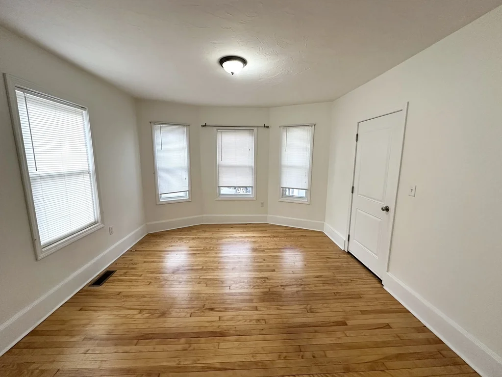 2 bed, 1 bath apartment for rent at 1 South Lincoln St Unit 1, Haverhill — photo 2 of 9