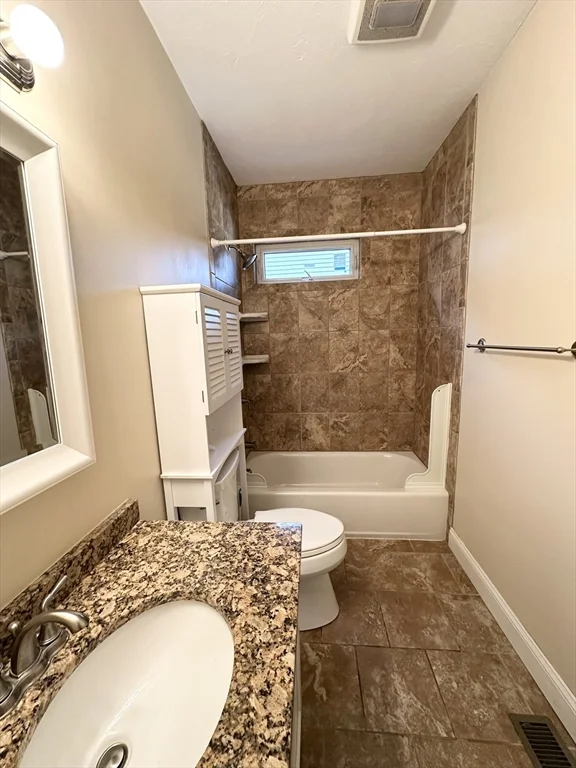 2 bed, 1 bath apartment for rent at 1 South Lincoln St Unit 1, Haverhill — photo 6 of 9