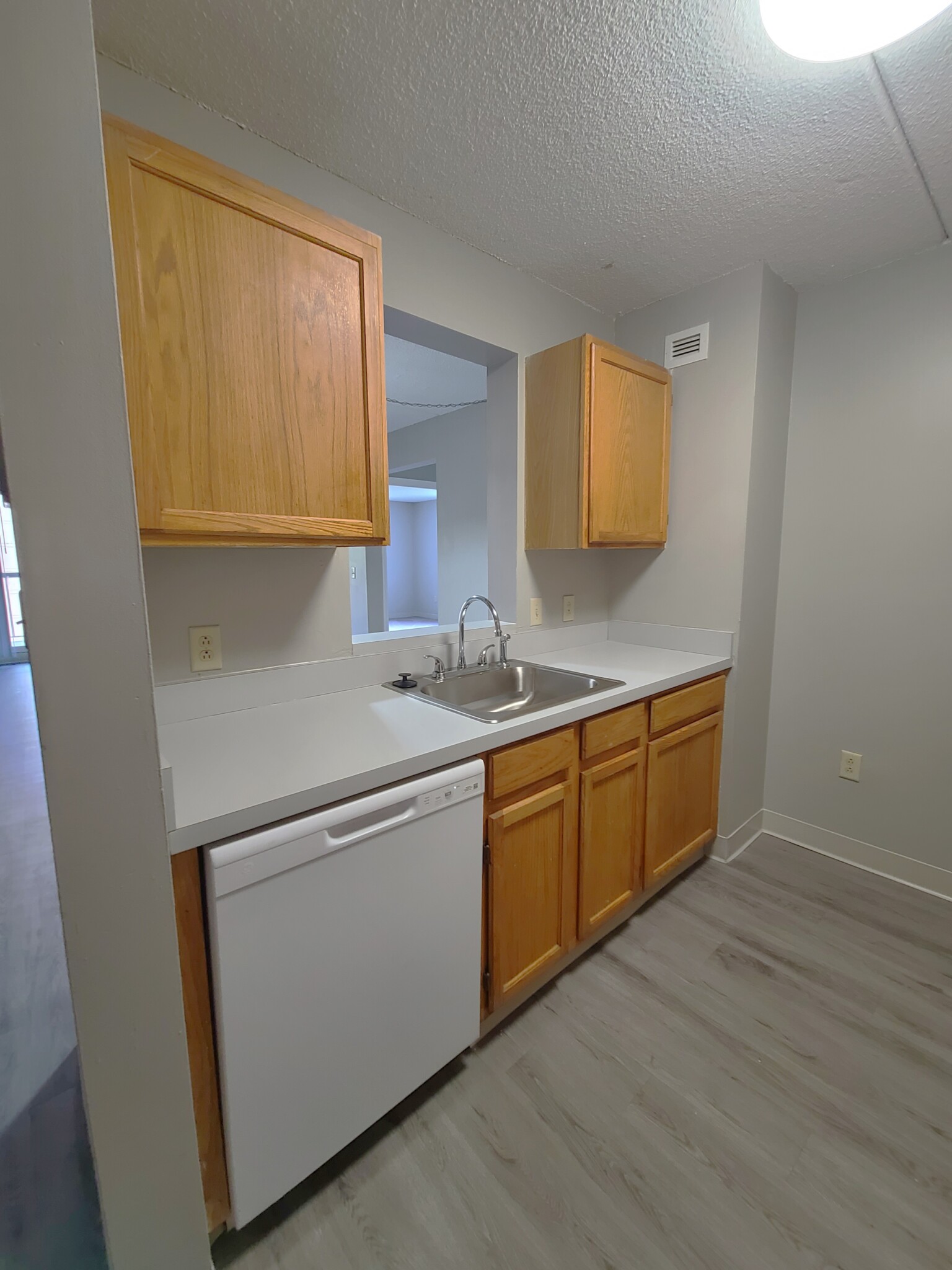 2 bed, 1 bath apartment for rent at 1 South Point Dr Unit 410, Dorchester — photo 2 of 22