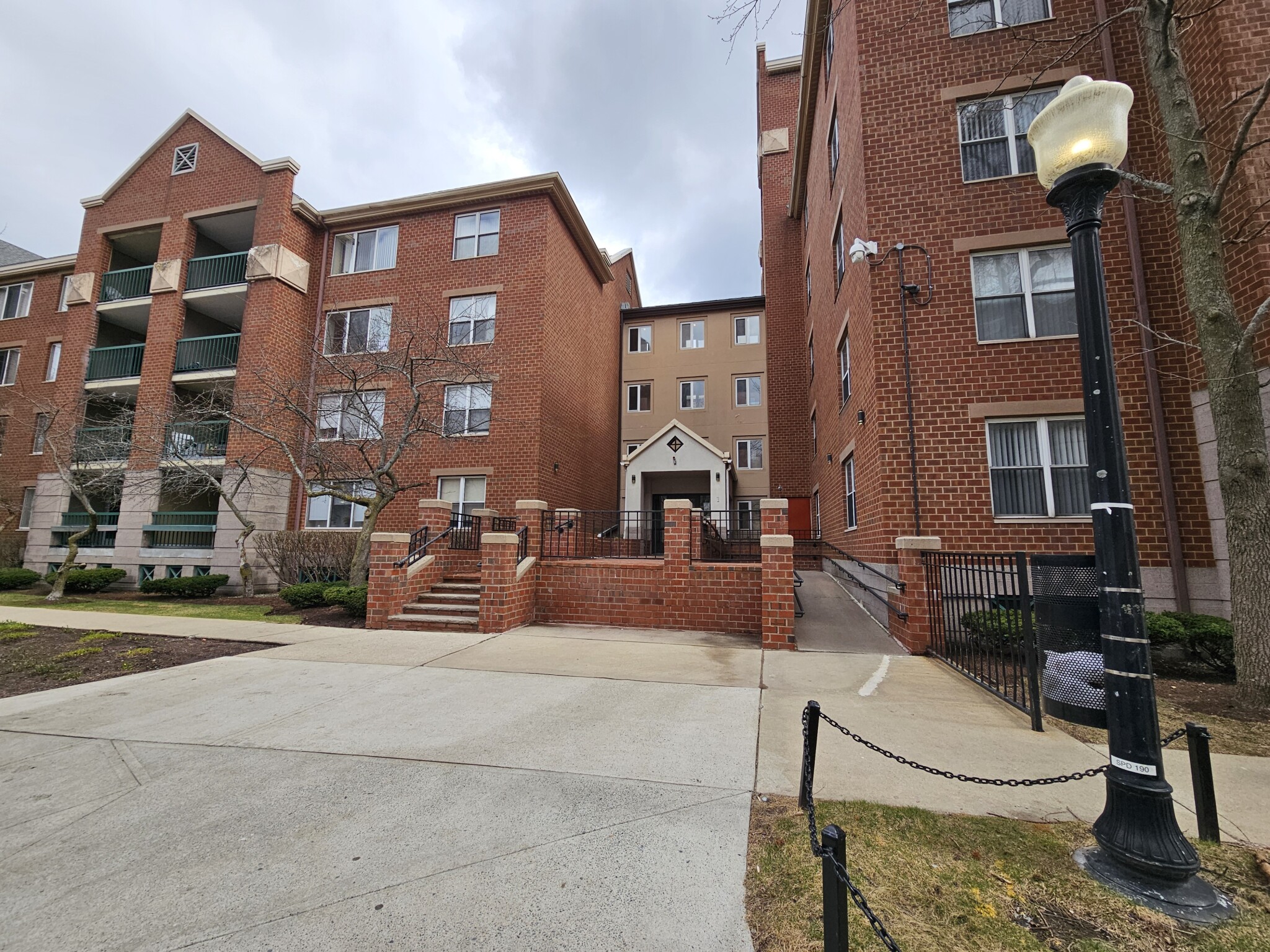 2 bed, 1 bath apartment for rent at 1 South Point Dr Unit 608, Dorchester — photo 2 of 34