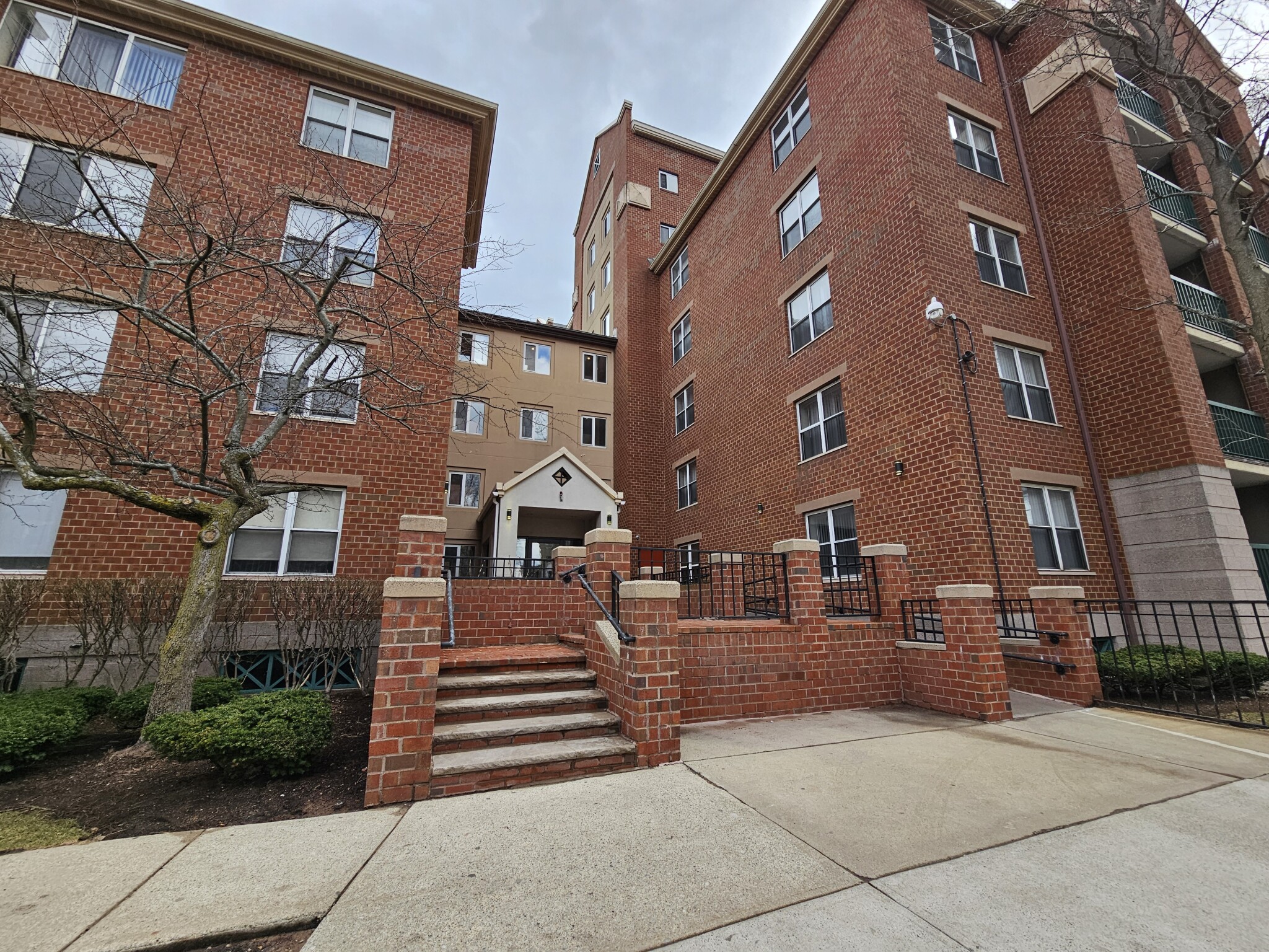 2 bed, 1 bath apartment for rent at 1 South Point Dr Unit 608, Dorchester — photo 21 of 34