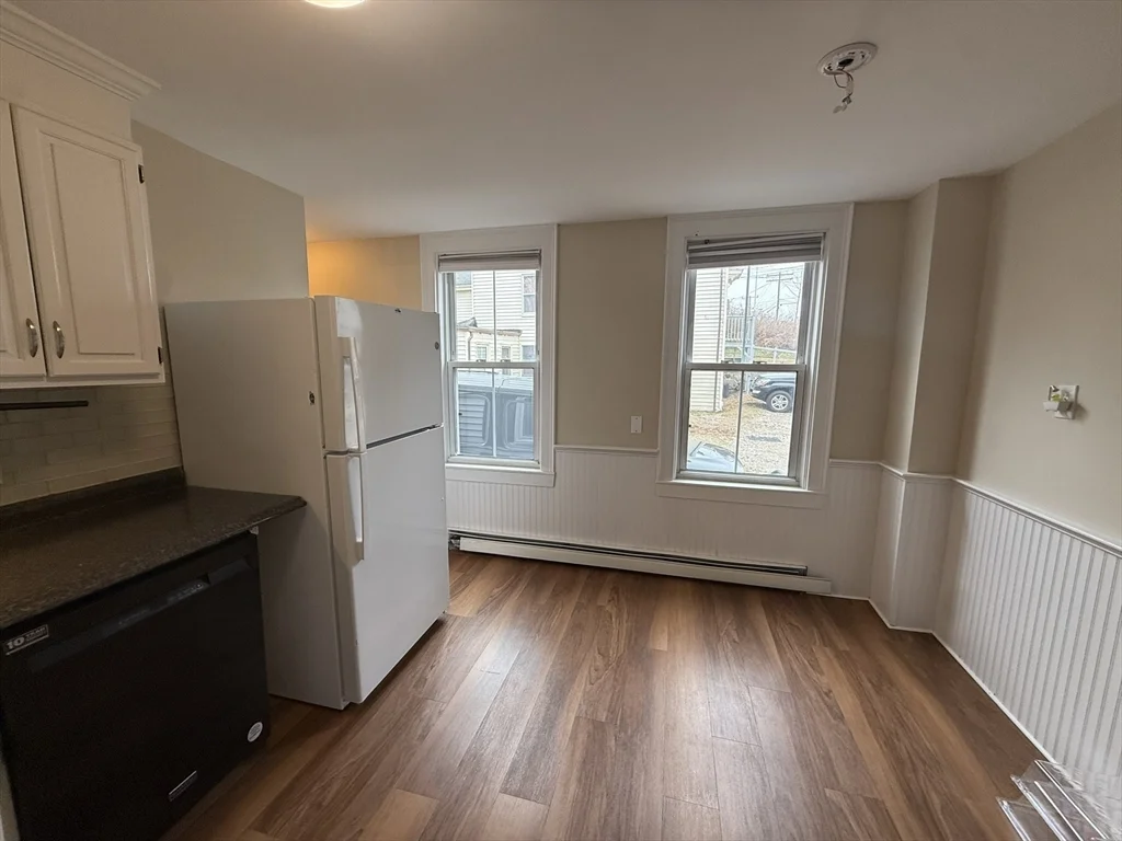 2 bed, 1 bath apartment for rent at 1 Stafford St Unit 1, Downtown — photo 5 of 17