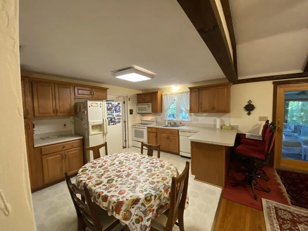 3 bed, 2 bath apartment for rent at 1 Stonehill Rd, Marlborough — photo 7 of 12