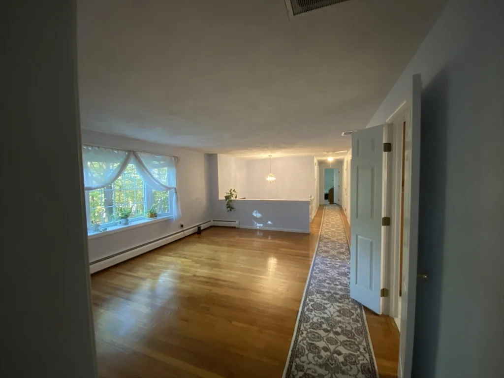 3 bed, 2 bath apartment for rent at 1 Stonehill Rd, Marlborough — photo 4 of 12