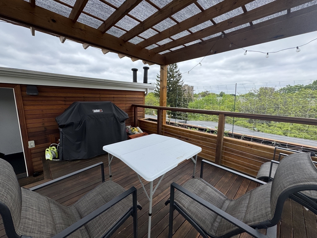 3 bed, 2 bath apartment for rent at 1 Strathmore Rd Unit 3, Brookline — photo 12 of 13