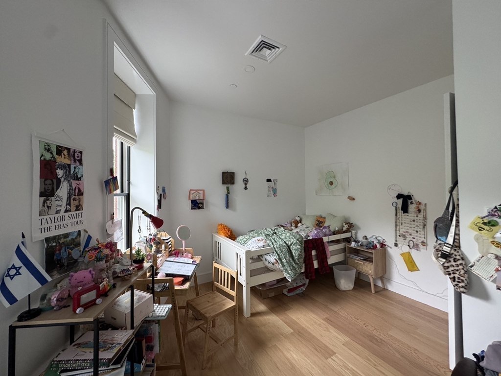 3 bed, 2 bath apartment for rent at 1 Strathmore Rd Unit 3, Brookline — photo 8 of 13