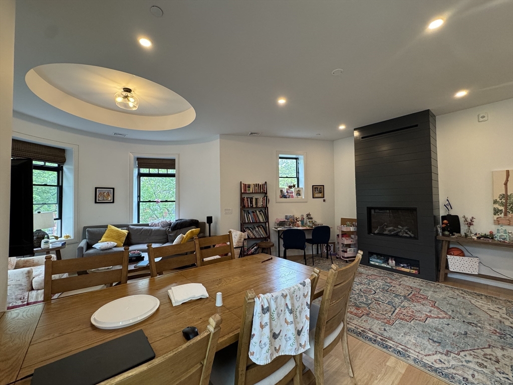 3 bed, 2 bath apartment for rent at 1 Strathmore Rd Unit 3, Brookline — photo 4 of 13