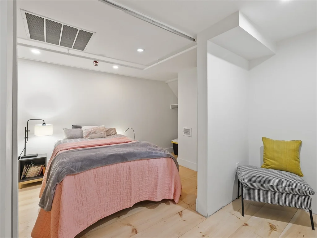 3 bed, 2 bath apartment for rent at 1 Summer St Unit 4, Union Square — photo 28 of 34