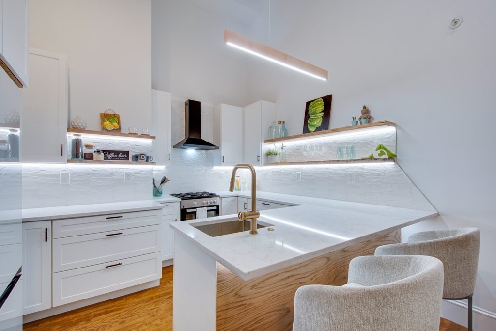 2 bed, 1 bath apartment for rent at 1 Summer St Unit 4A, Union Square — photo 3 of 21