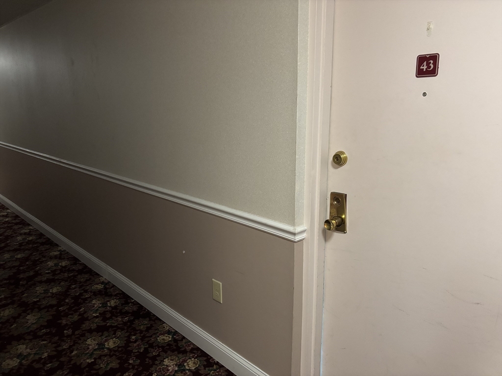 1 bed, 1 bath apartment for rent at 1 Summit Dr Unit 43, Reading — photo 3 of 13