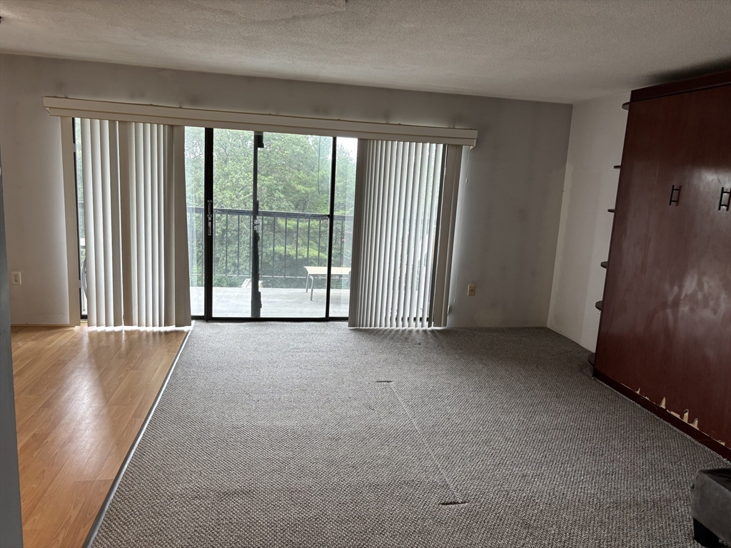 1 bed, 1 bath apartment for rent at 1 Summit Dr Unit 43, Reading — photo 4 of 13