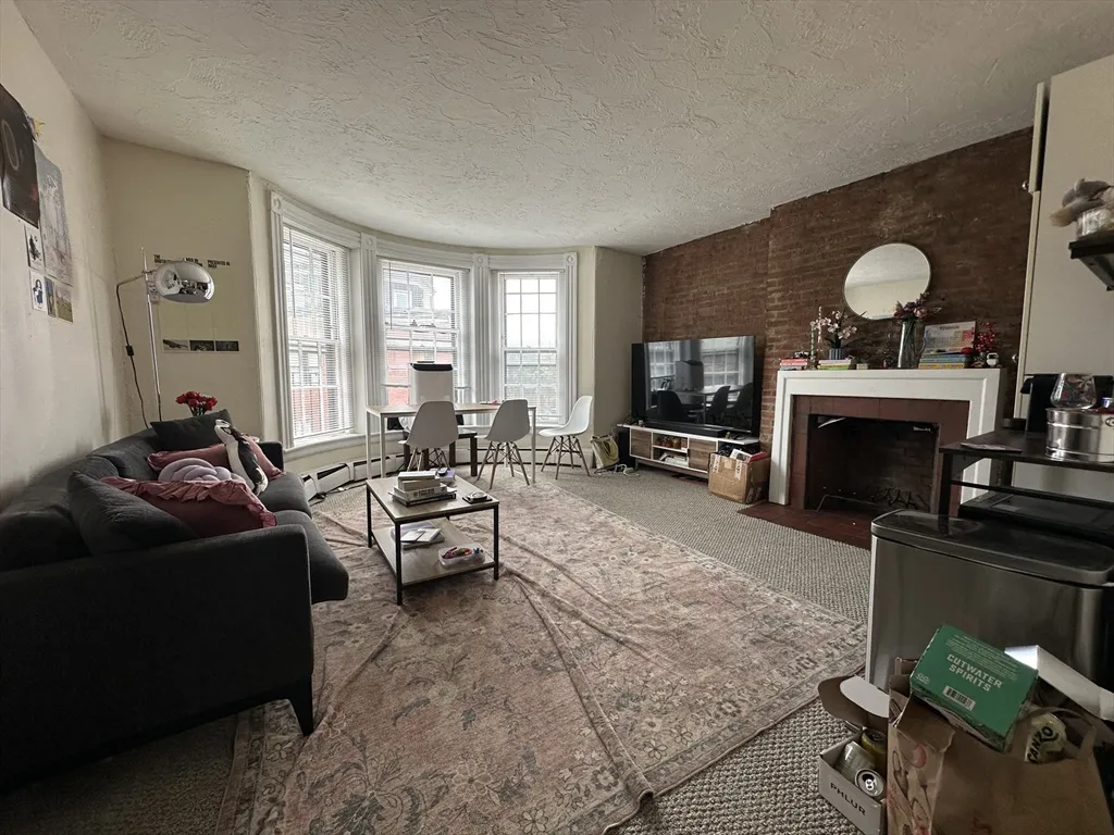 1 bed, 1 bath apartment for rent at 1 Symphony Rd Unit 7, Fenway