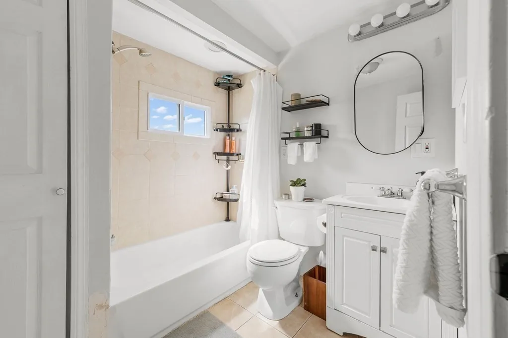 1 bed, 1 bath apartment for rent at 1 Telegraph St Unit 3, South Boston — photo 7 of 10