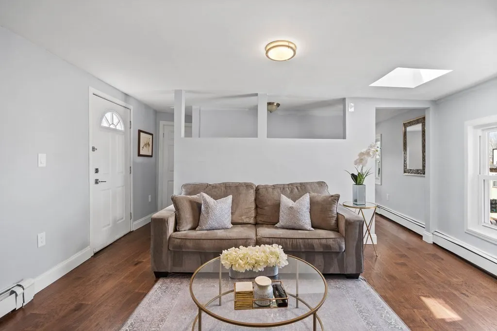 1 bed, 1 bath apartment for rent at 1 Telegraph St Unit 3, South Boston — photo 1 of 10