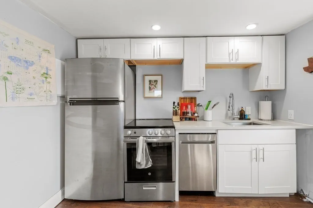 1 bed, 1 bath apartment for rent at 1 Telegraph St Unit 3, South Boston — photo 4 of 10