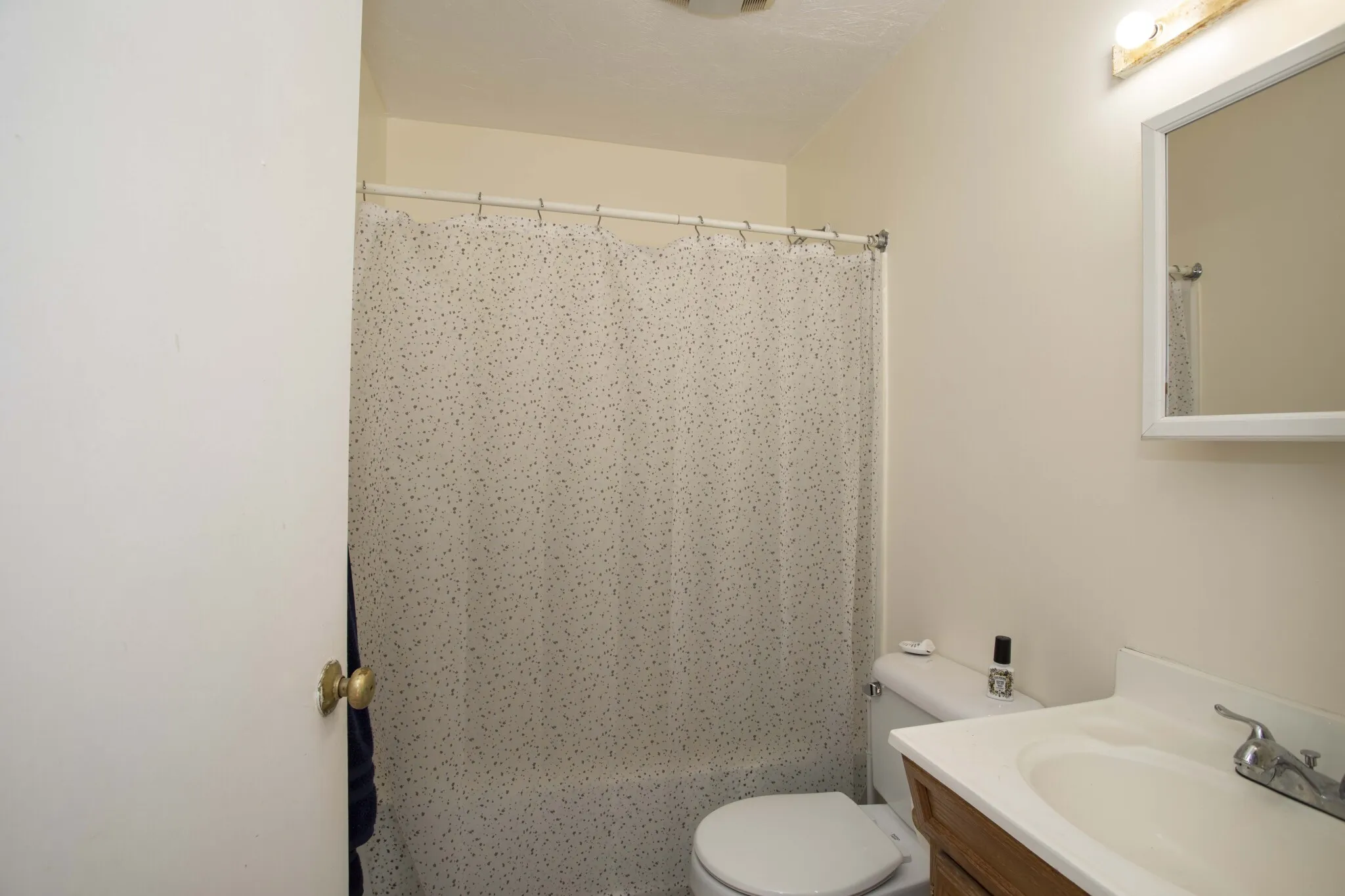 4 bed, 2 bath apartment for rent at 1 Terrace St Unit A1, Mission Hill — photo 9 of 23