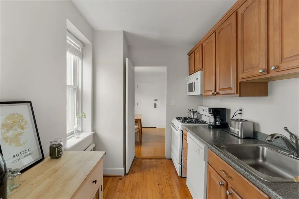 2 bed, 1 bath apartment for rent at 1 Twomey Ct Unit 43, South Boston — photo 5 of 27