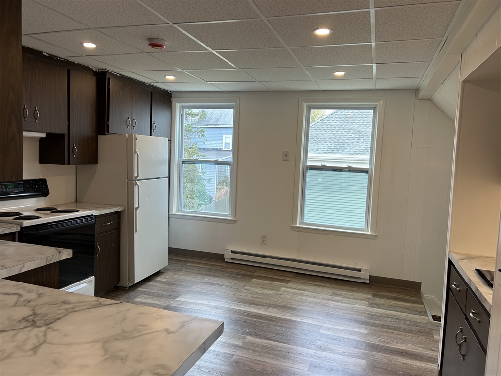 1 bed, 1 bath apartment for rent at 1 Valley Rd Unit 3, Swampscott — photo 3 of 15