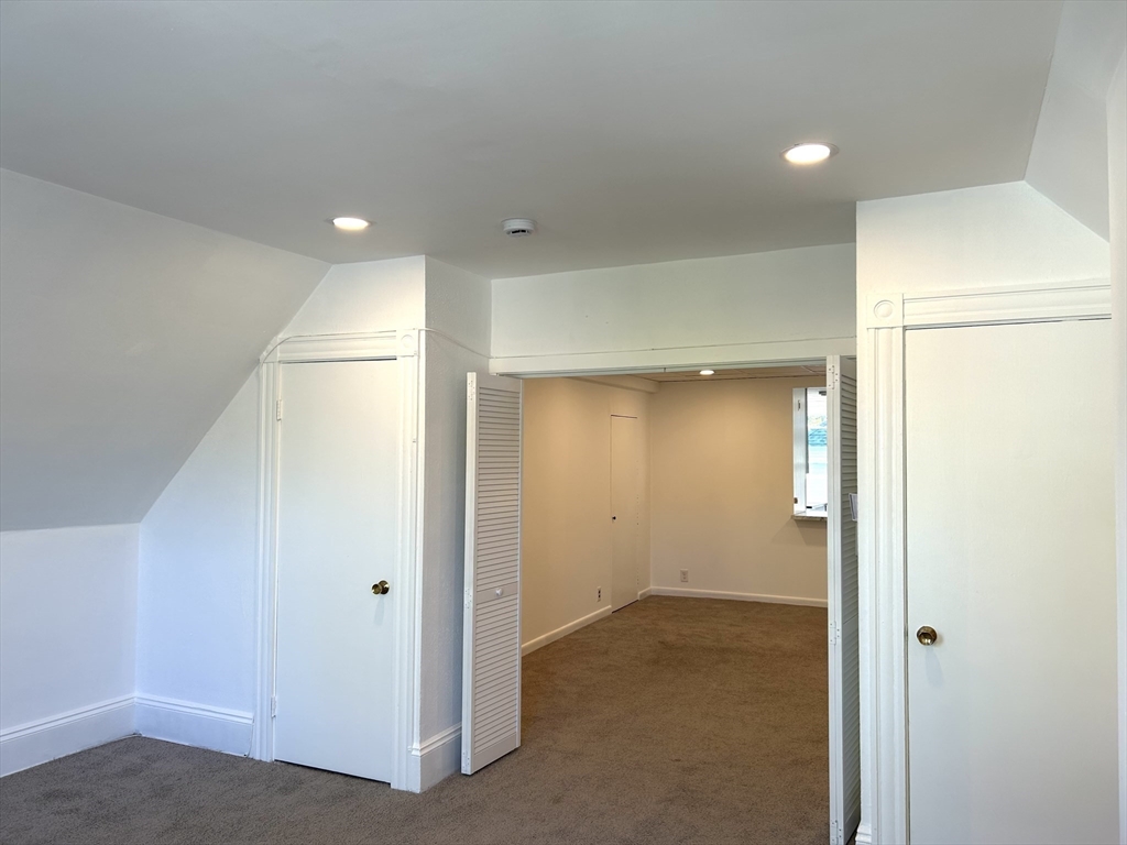1 bed, 1 bath apartment for rent at 1 Valley Rd Unit 3, Swampscott — photo 9 of 15