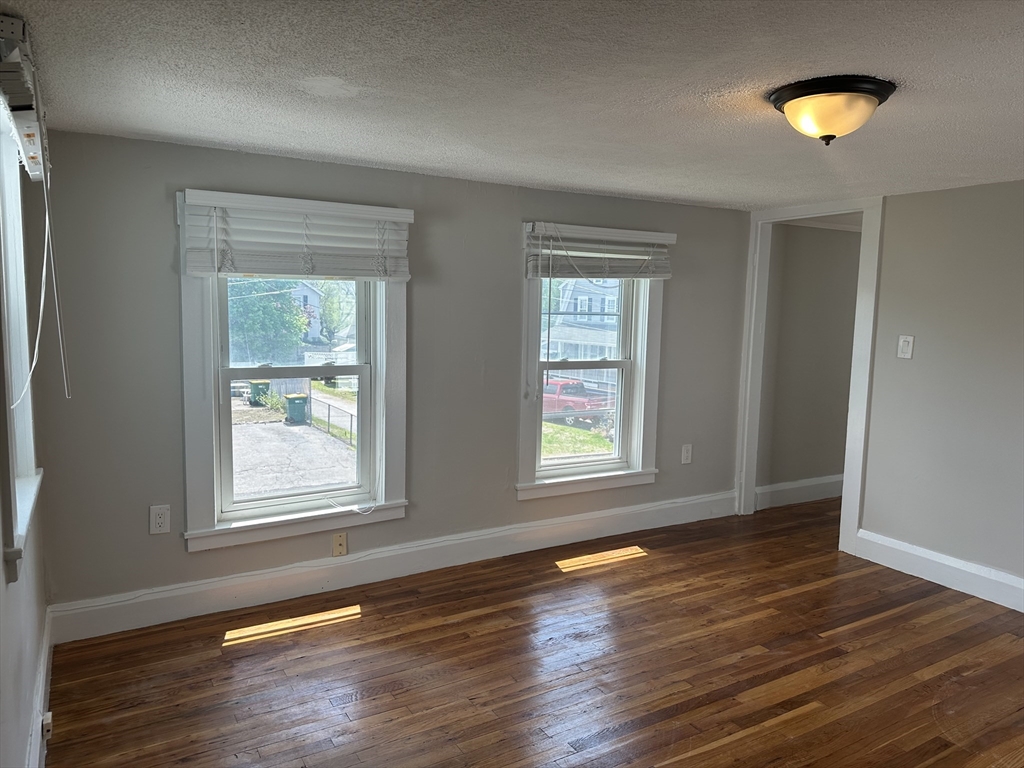 3 bed, 1 bath apartment for rent at 1 Veteran Rd Unit 1, Woburn — photo 9 of 14