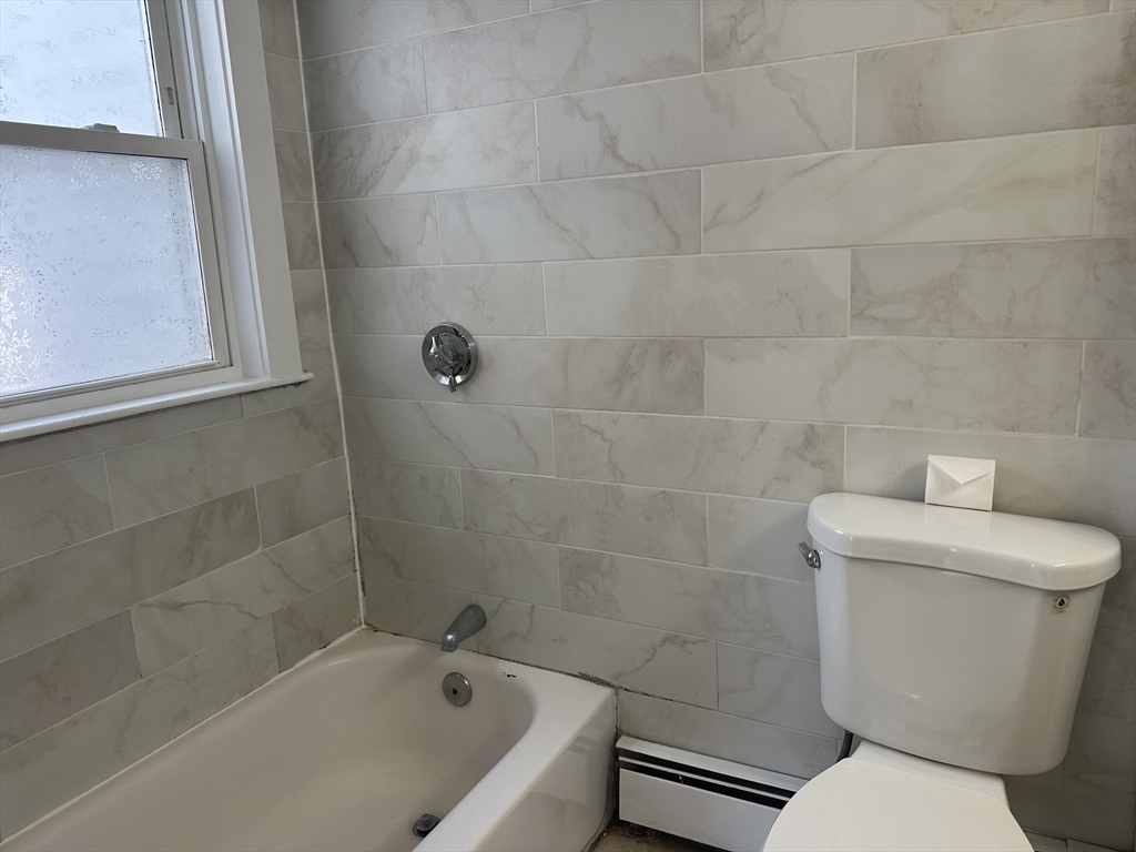 3 bed, 1 bath apartment for rent at 1 Veteran Rd Unit 1, Woburn — photo 2 of 14