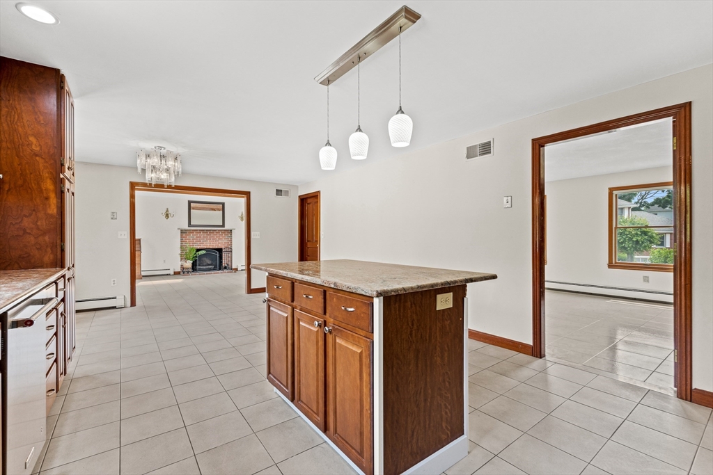 4 bed, 3 bath apartment for rent at 1 Via Marino, Medford — photo 8 of 41