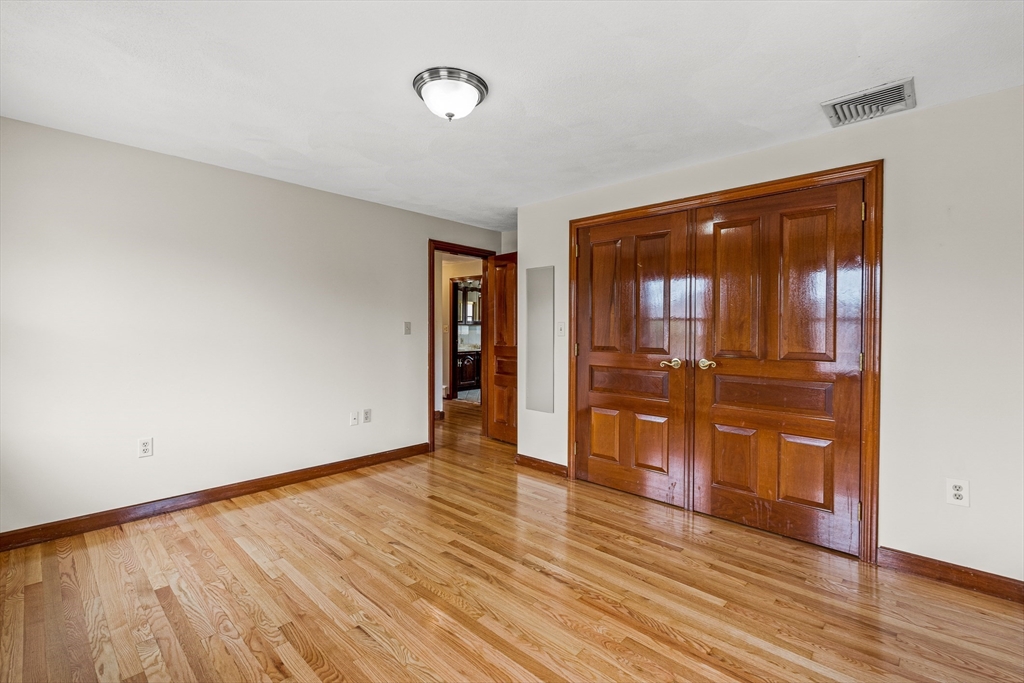 4 bed, 3 bath apartment for rent at 1 Via Marino, Medford — photo 35 of 41