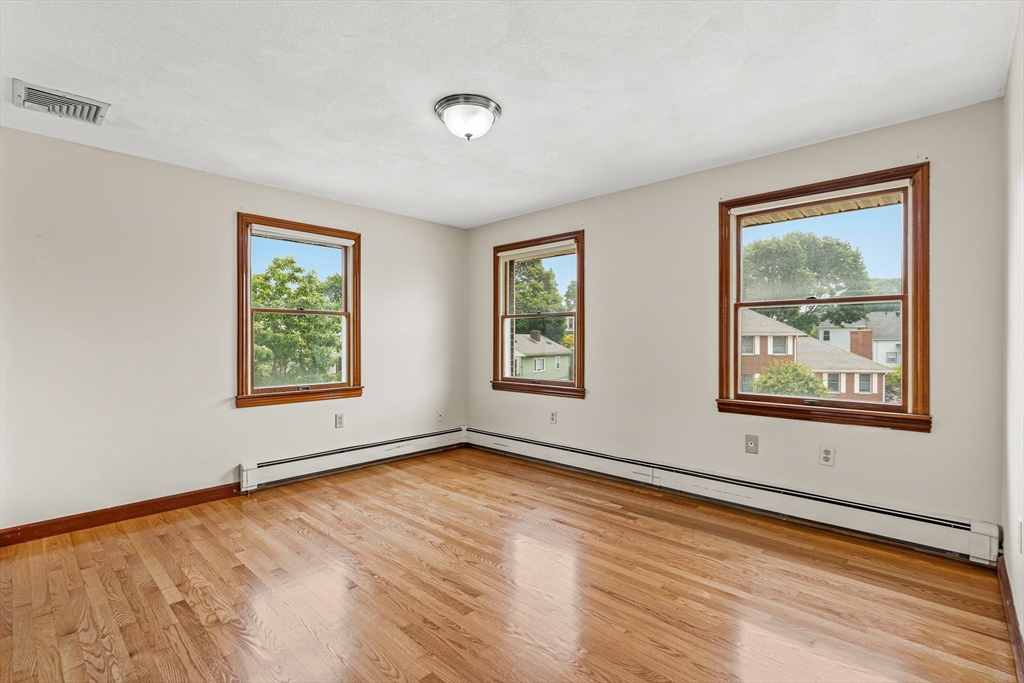 4 bed, 3 bath apartment for rent at 1 Via Marino, Medford — photo 32 of 41