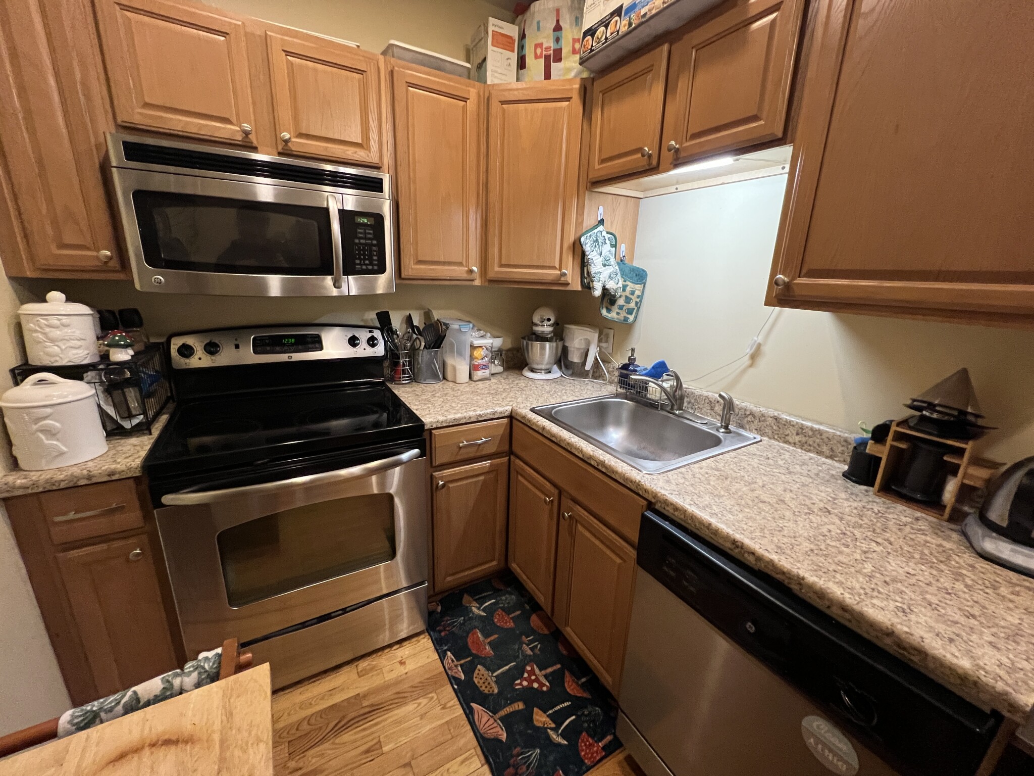 2 bed, 1 bath apartment for rent at 1 Victoria St Unit 1A, West Somerville — photo 25 of 29