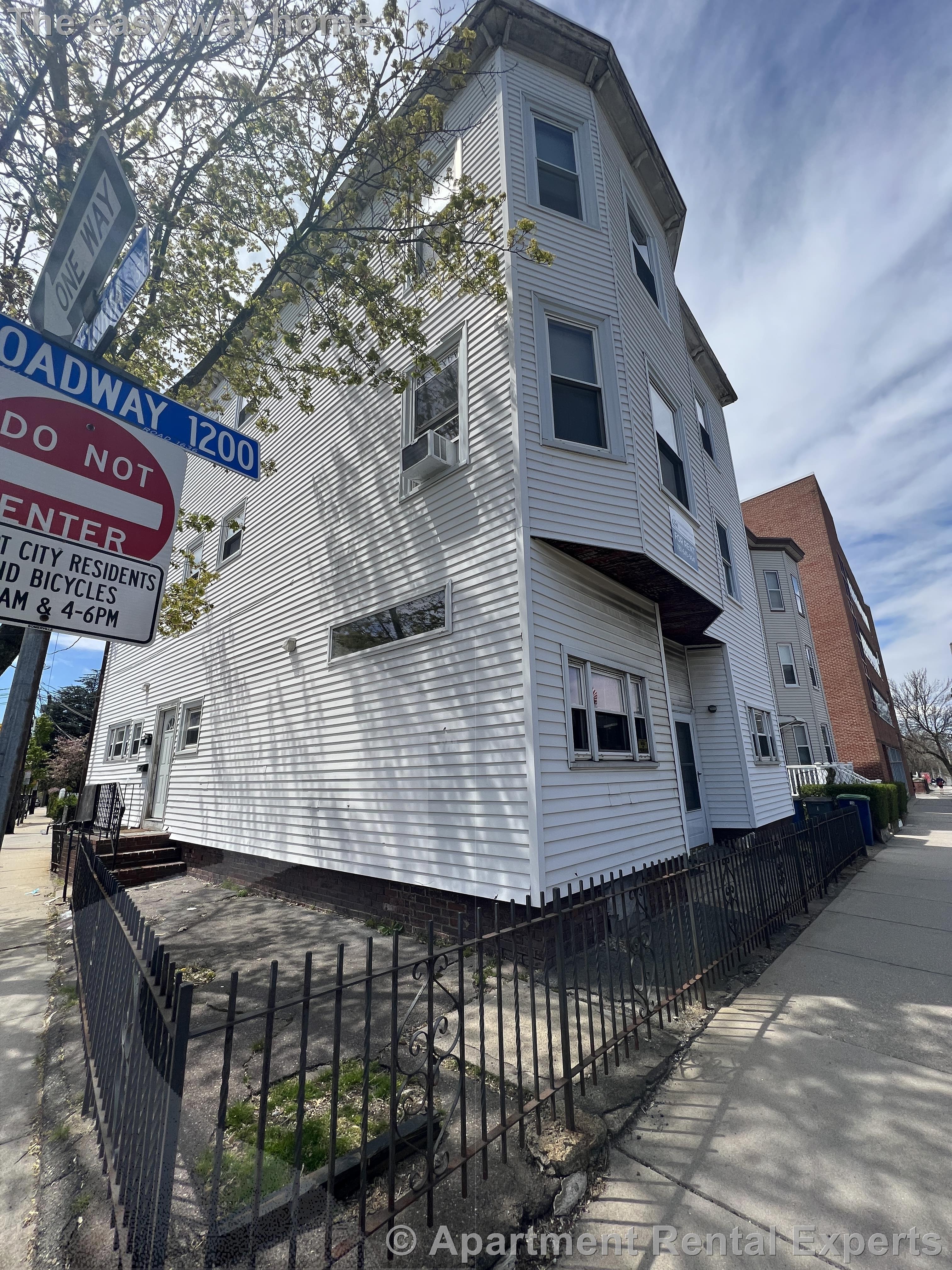 4 bed, 2 bath apartment for rent at 1 Victoria St Unit 2, Teele Square — photo 17 of 17