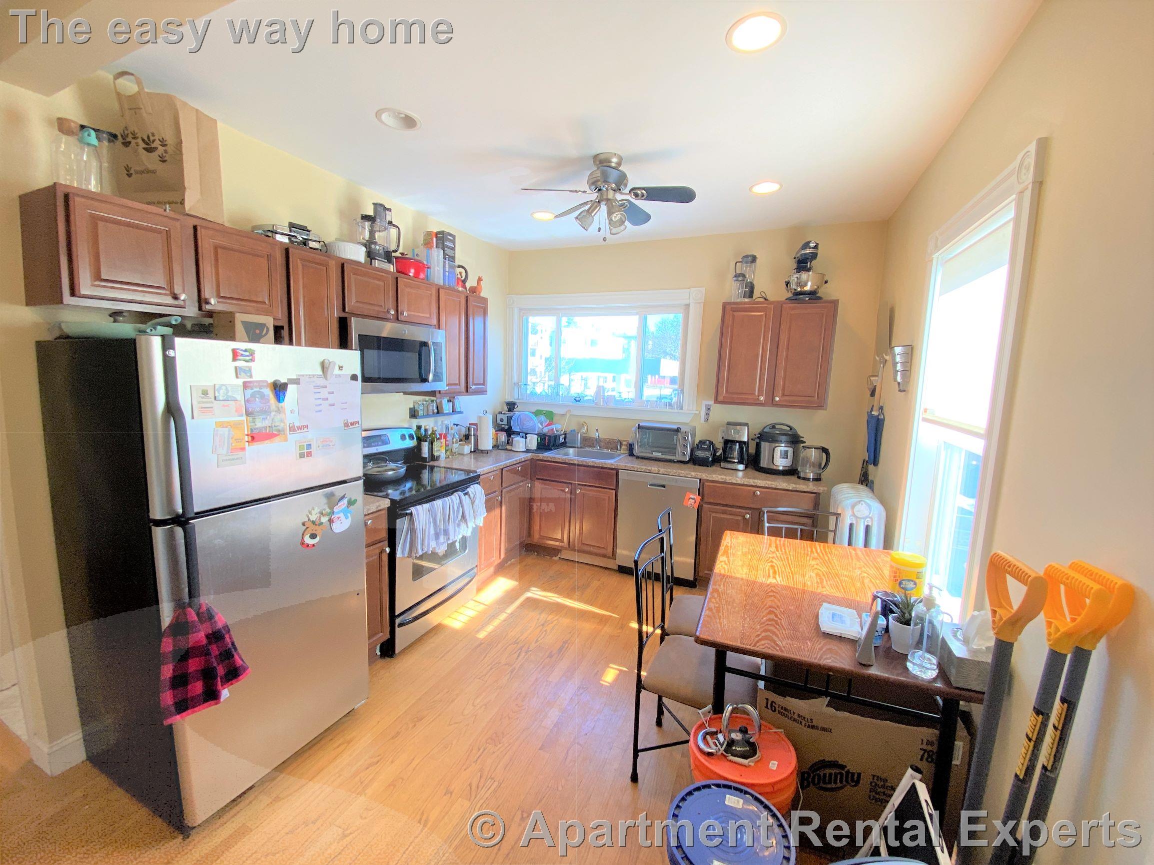 4 bed, 2 bath apartment for rent at 1 Victoria St Unit 2, Teele Square — photo 5 of 17
