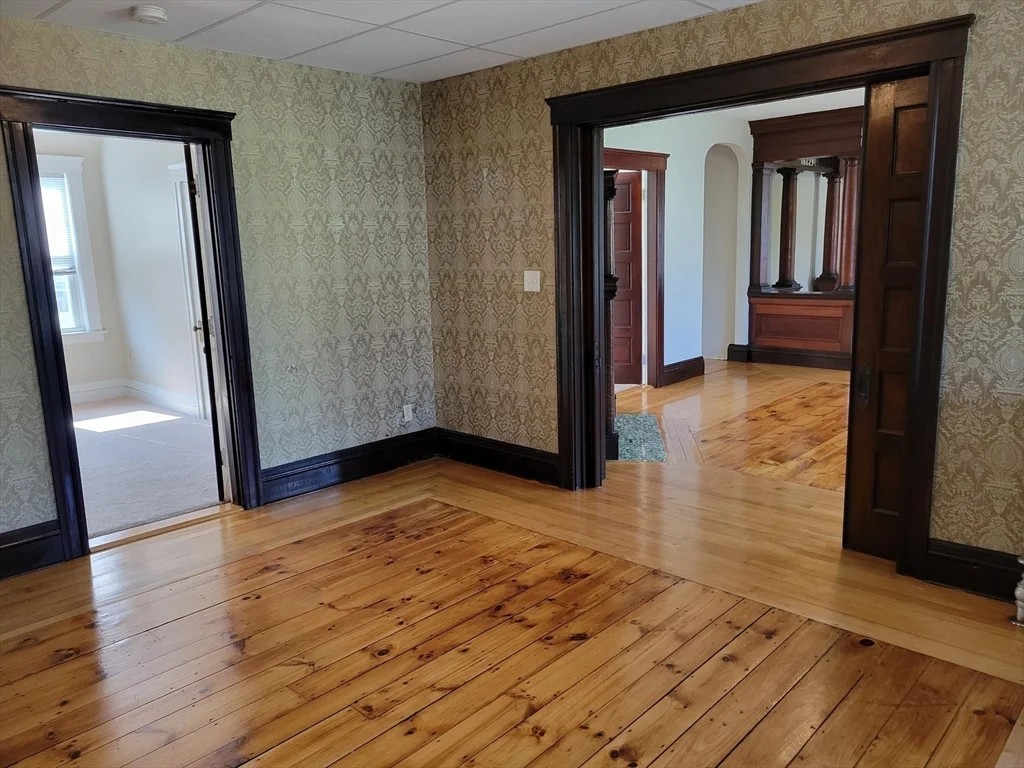 4 bed, 1 bath apartment for rent at 1 View St Unit 3, Worcester — photo 6 of 31