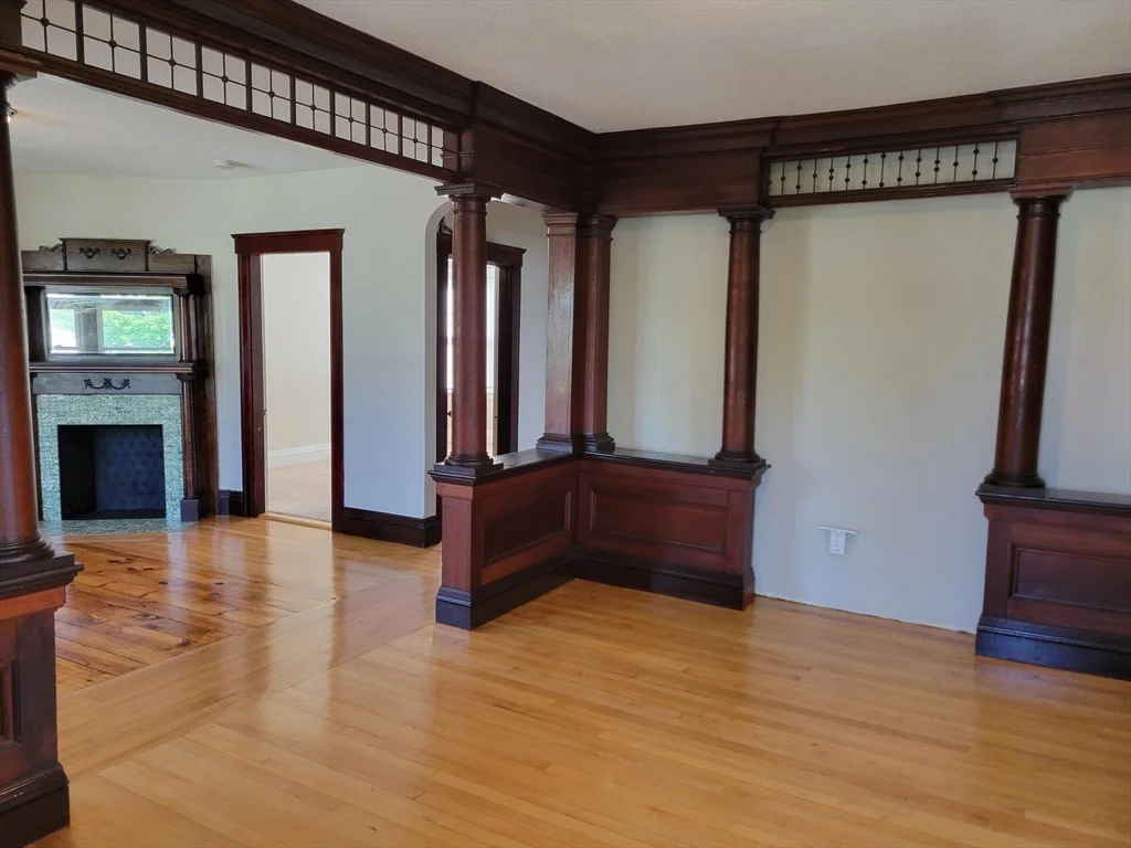 4 bed, 1 bath apartment for rent at 1 View St Unit 3, Worcester — photo 10 of 31