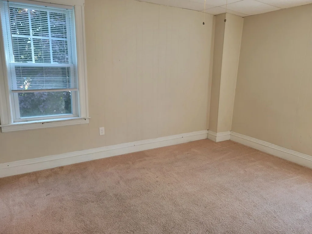4 bed, 1 bath apartment for rent at 1 View St Unit 3, Worcester — photo 22 of 31