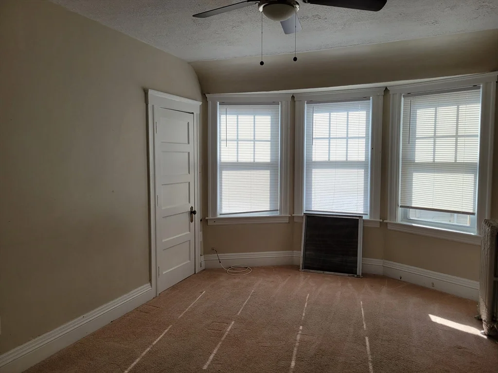 4 bed, 1 bath apartment for rent at 1 View St Unit 3, Worcester — photo 18 of 31