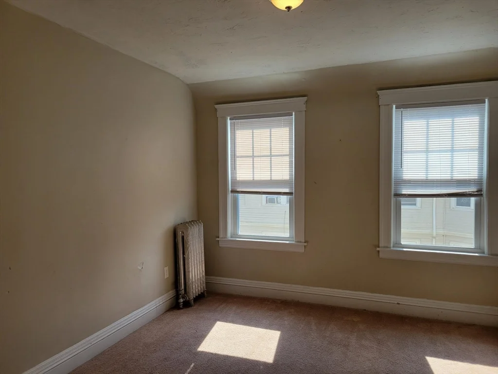 4 bed, 1 bath apartment for rent at 1 View St Unit 3, Worcester — photo 23 of 31