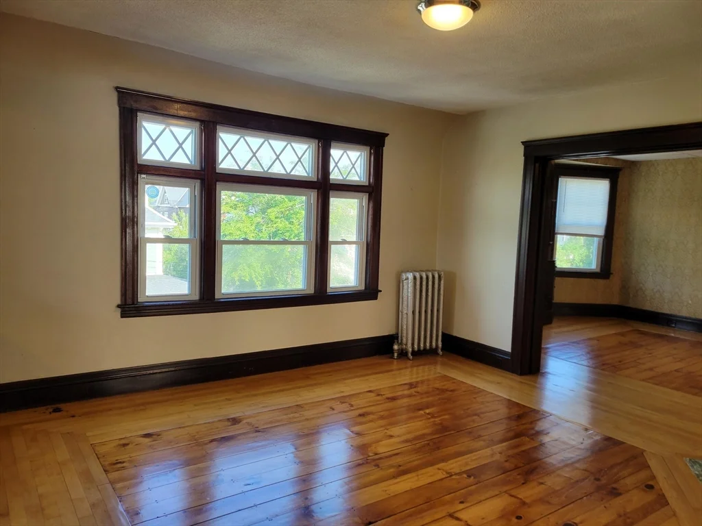 4 bed, 1 bath apartment for rent at 1 View St Unit 3, Worcester — photo 9 of 31