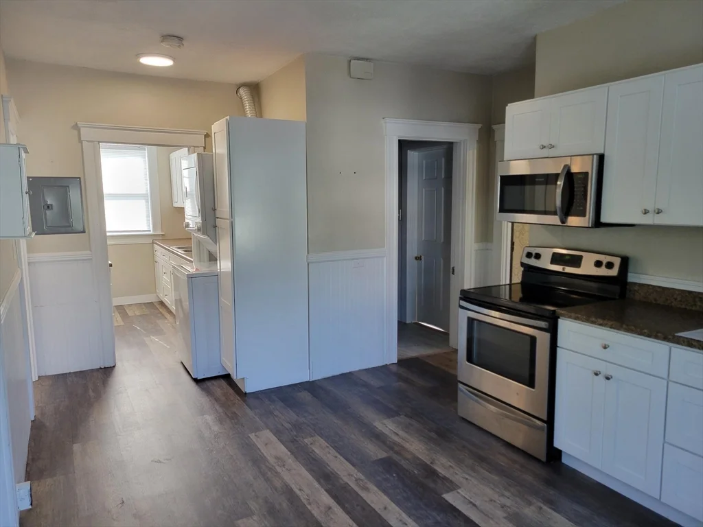4 bed, 1 bath apartment for rent at 1 View St Unit 3, Worcester — photo 13 of 31