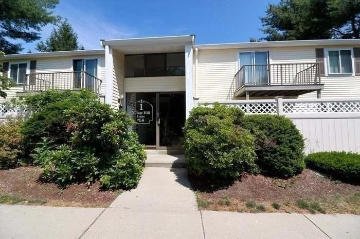 2 bed, 1 bath apartment for rent at 1 Village Hill Ln Unit 4, Natick — photo 2 of 23