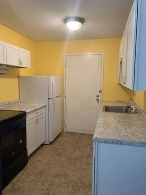 2 bed, 1 bath apartment for rent at 1 Village Way Unit 6, Natick — photo 4 of 11