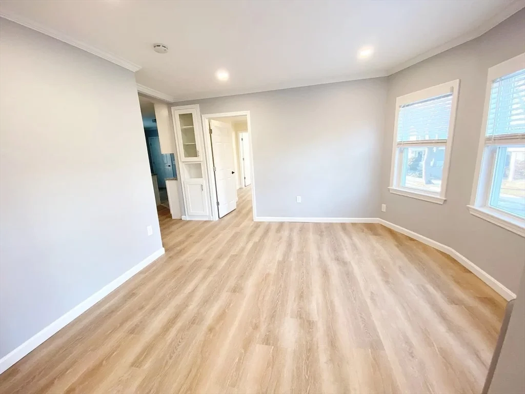 3 bed, 2 bath apartment for rent at 1 Vincent Unit 1, Belmont — photo 3 of 15
