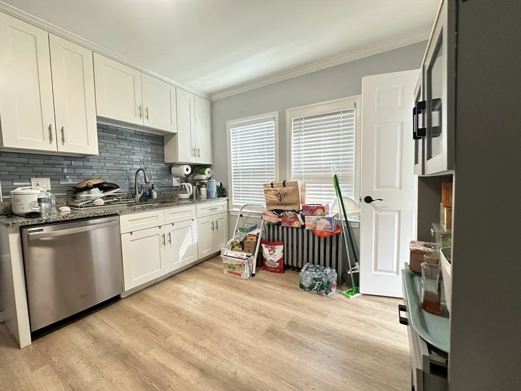 3 bed, 2 bath apartment for rent at 1 Vincent Unit 1, Belmont — photo 5 of 15