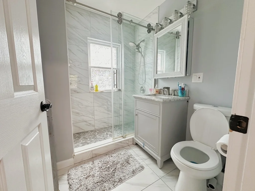 3 bed, 2 bath apartment for rent at 1 Vincent Unit 1, Belmont — photo 14 of 15
