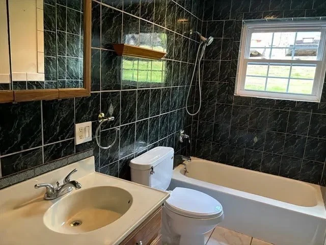1 bed, 1 bath apartment for rent at 1 Walker Rd Unit 3, North Andover — photo 6 of 9